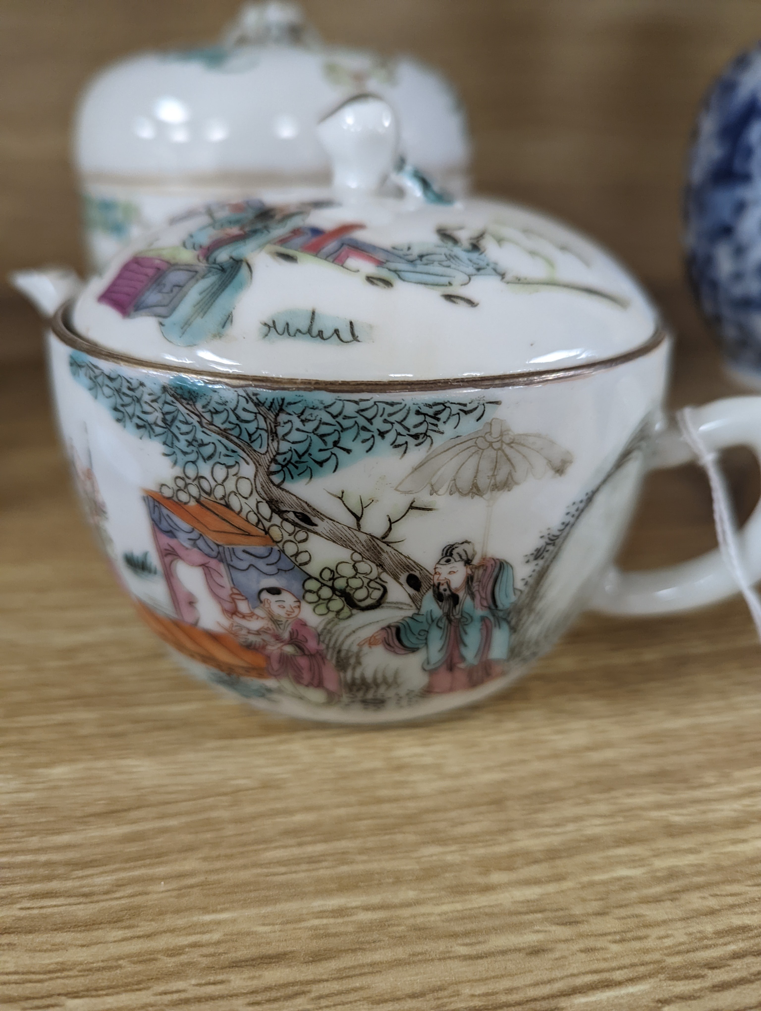 A Chinese famille rose teapot and a similar covered bowl, Tongzhi mark and period 13cm